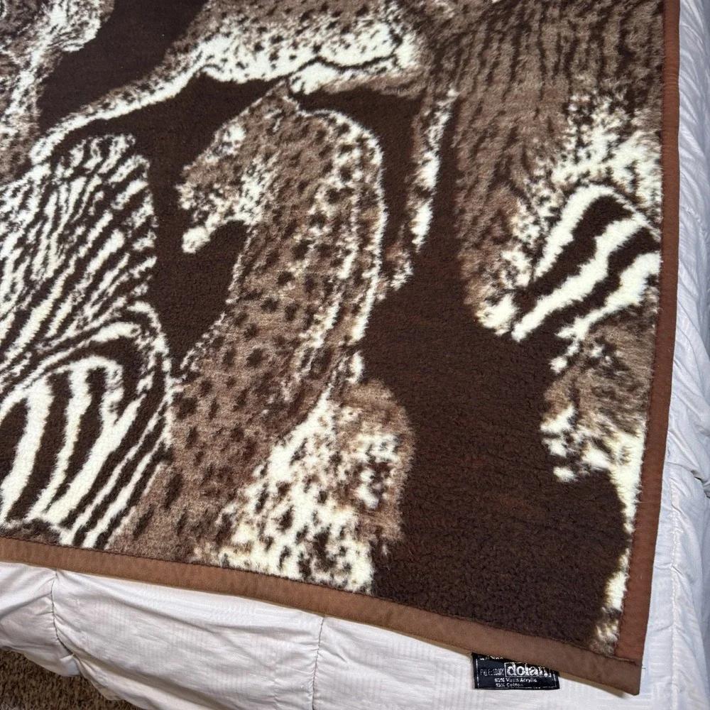 Vtg Kare Free Dolan Reversible Cheetah Acrylic Fleece Throw Blanket 46